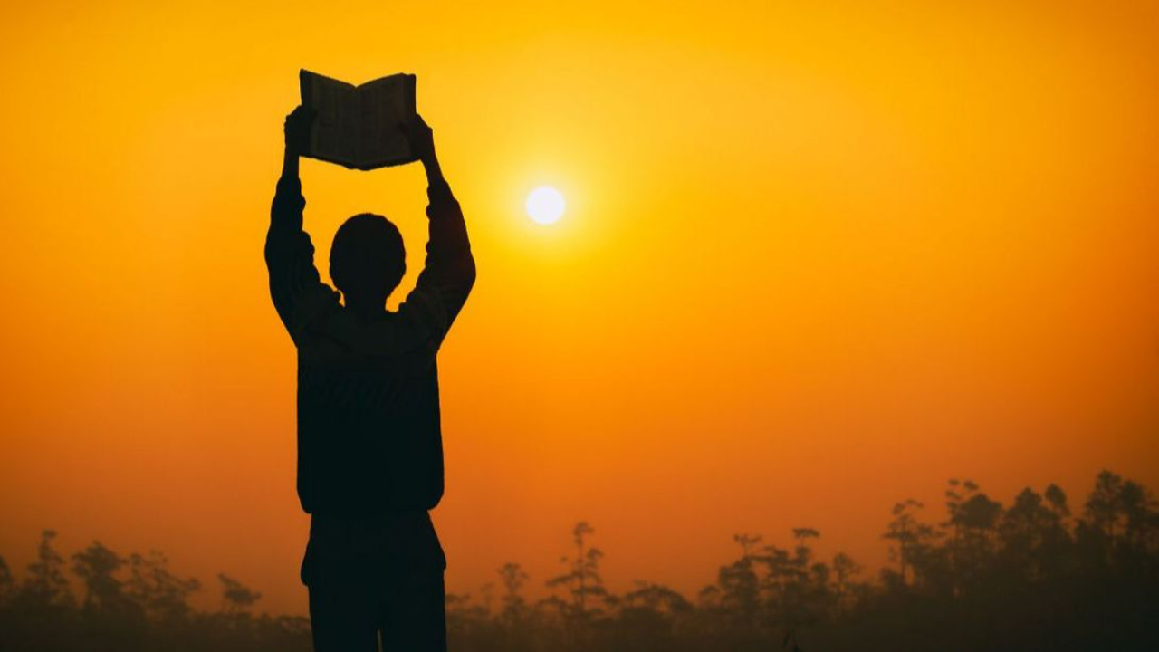 5 Biblical Ways to Finish the Year Strong: Christian Counselor Help — blog post by Sheila Renae Burns at Prayer Power Ministries